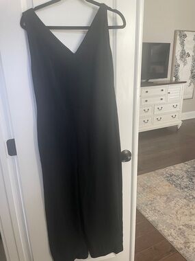 Everlane Black V-Neck Wide-Leg Jumpsuit